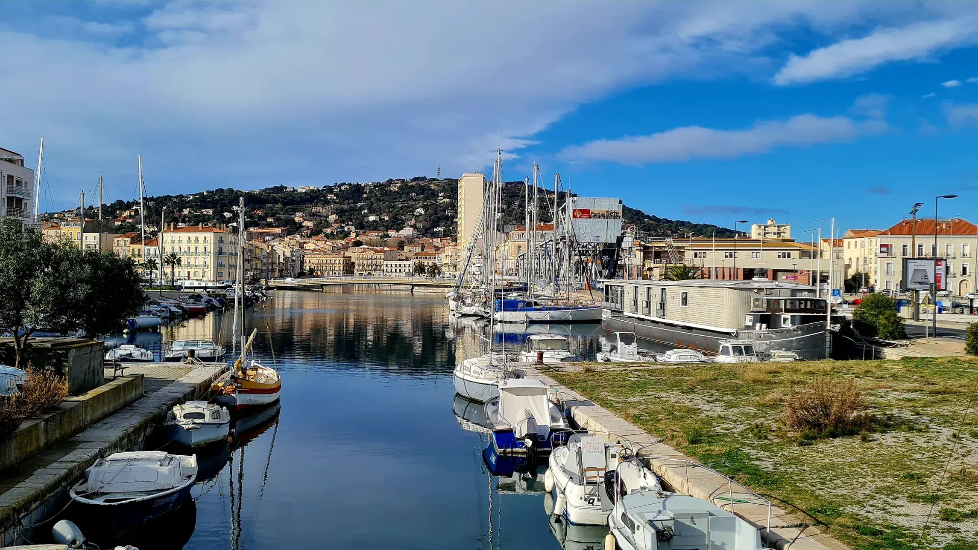 Visite guidée Les Quatre Ponts et Scène Nationale